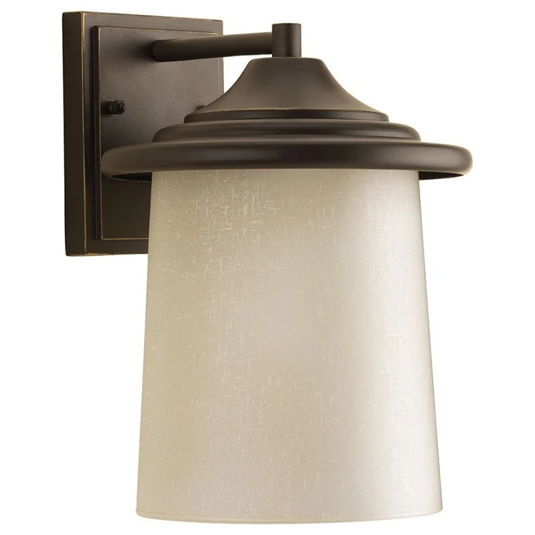 Essential 8" Single-Light Medium Wall Lantern